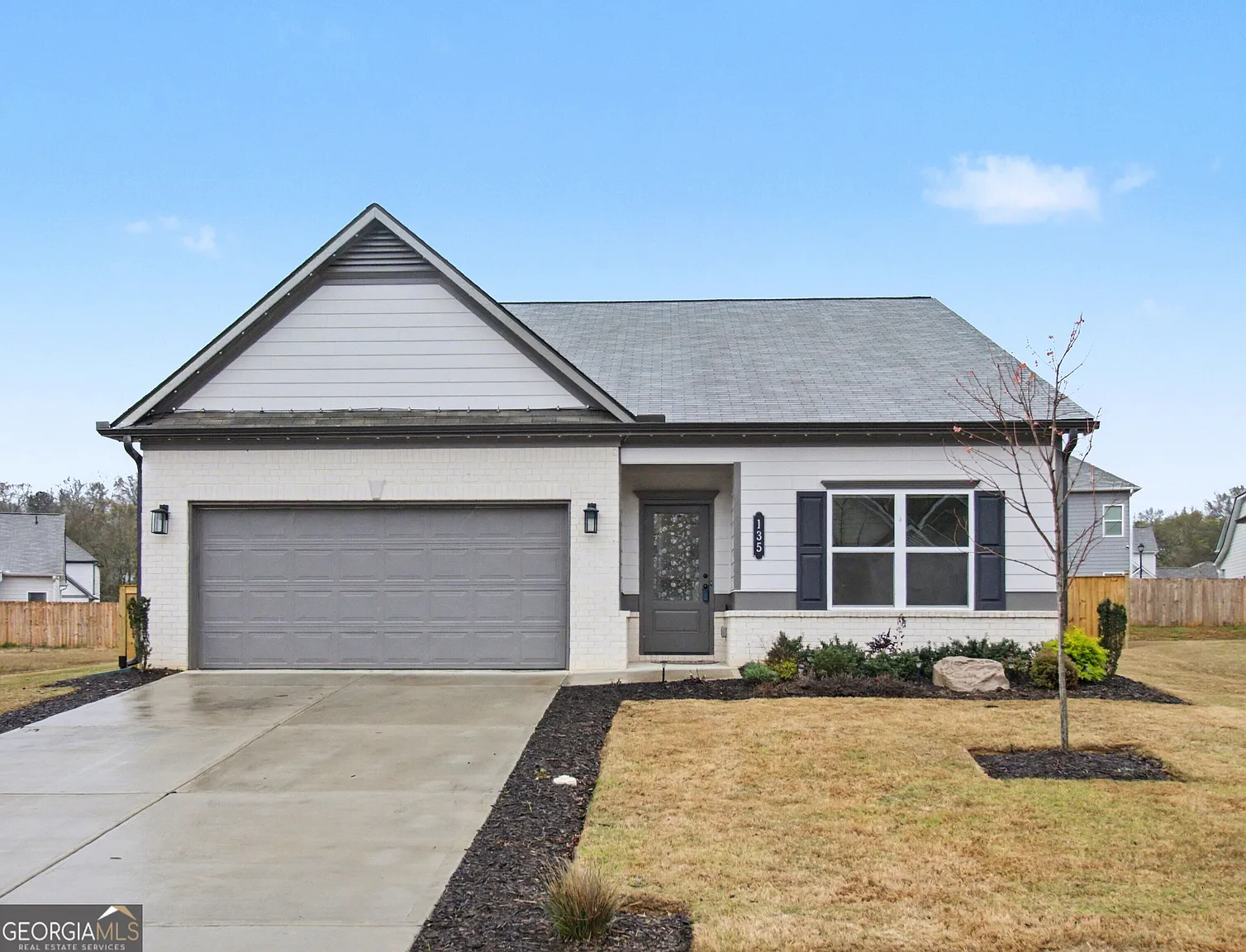 135 Marion Dr photo 1