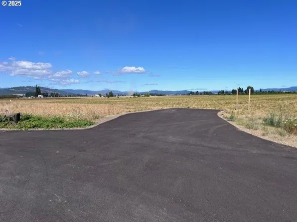 2303 NW Martin Rd, Forest Grove, OR 97116