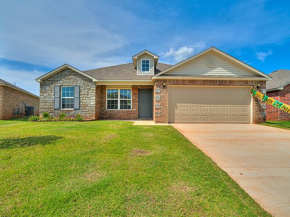 3rd image of 1007 N Scouts Court Way