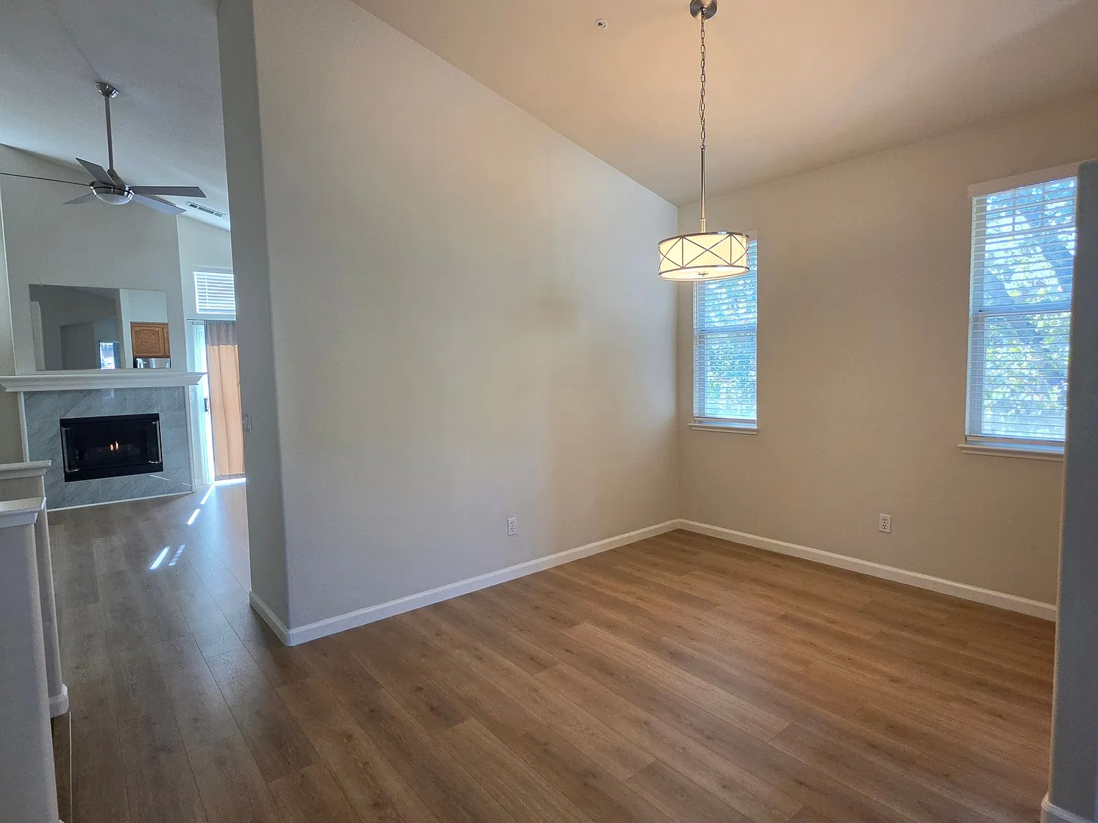 3 bed, 2350 sqft, $2,995 — Photo 4