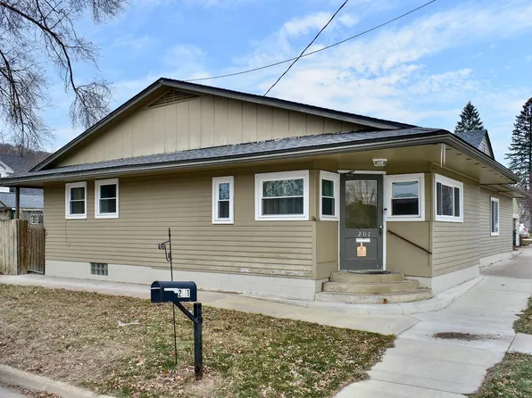 201 N Elm St, La Crescent, MN 55947