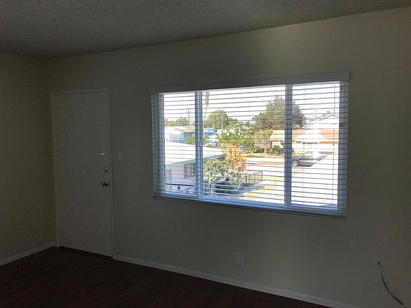 4th image of 1346 W 163rd St APT D