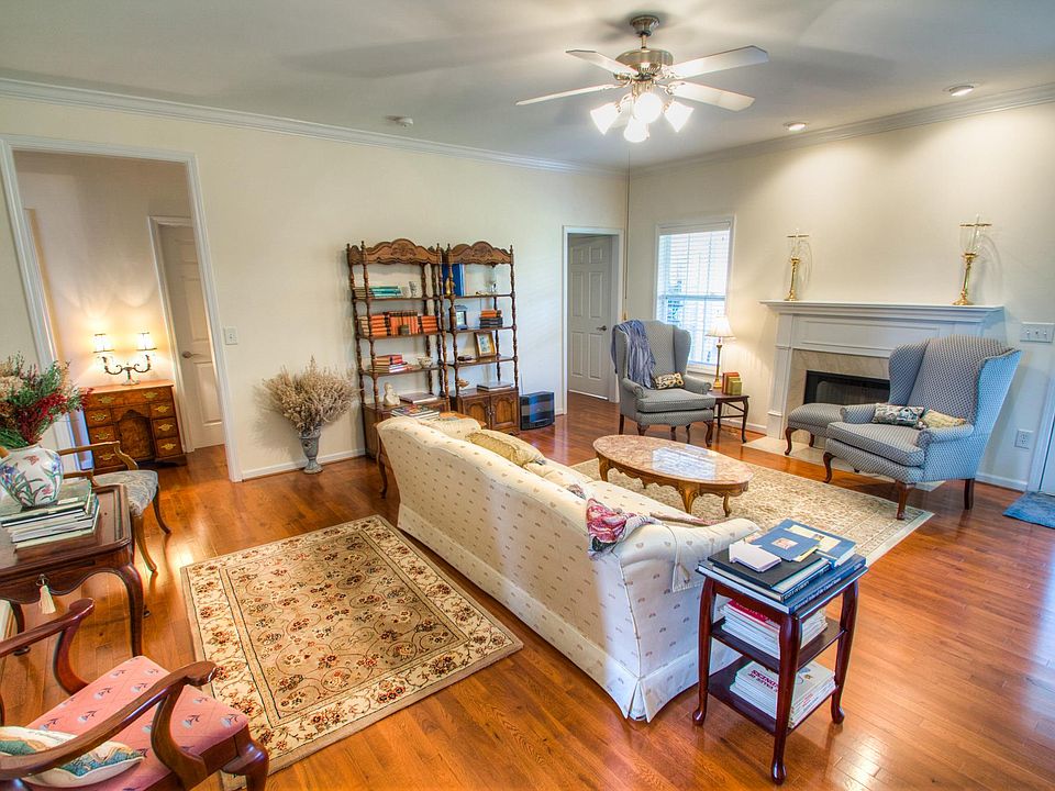 2nd image of 1309 Chapmans Retreat Dr