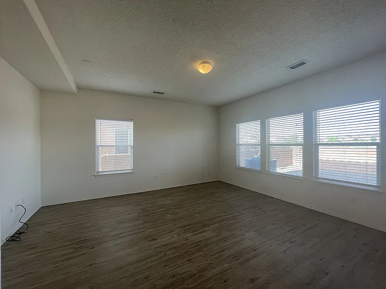 3540 Clear Creek Rd NE — Photo 9