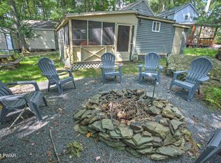 92 Circle Dr, Hawley, PA 18428