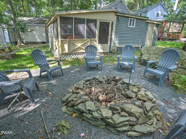 92 Circle Dr, Hawley, PA 18428