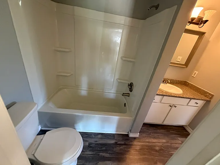 4602 Orange Cir N — Photo 18