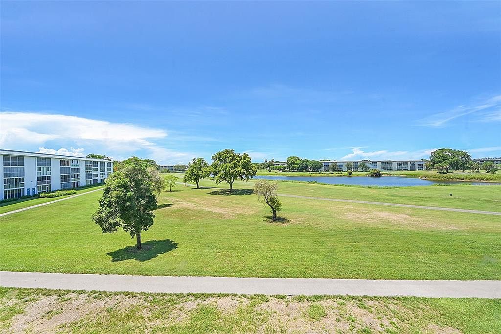 2801 Victoria Way #D3