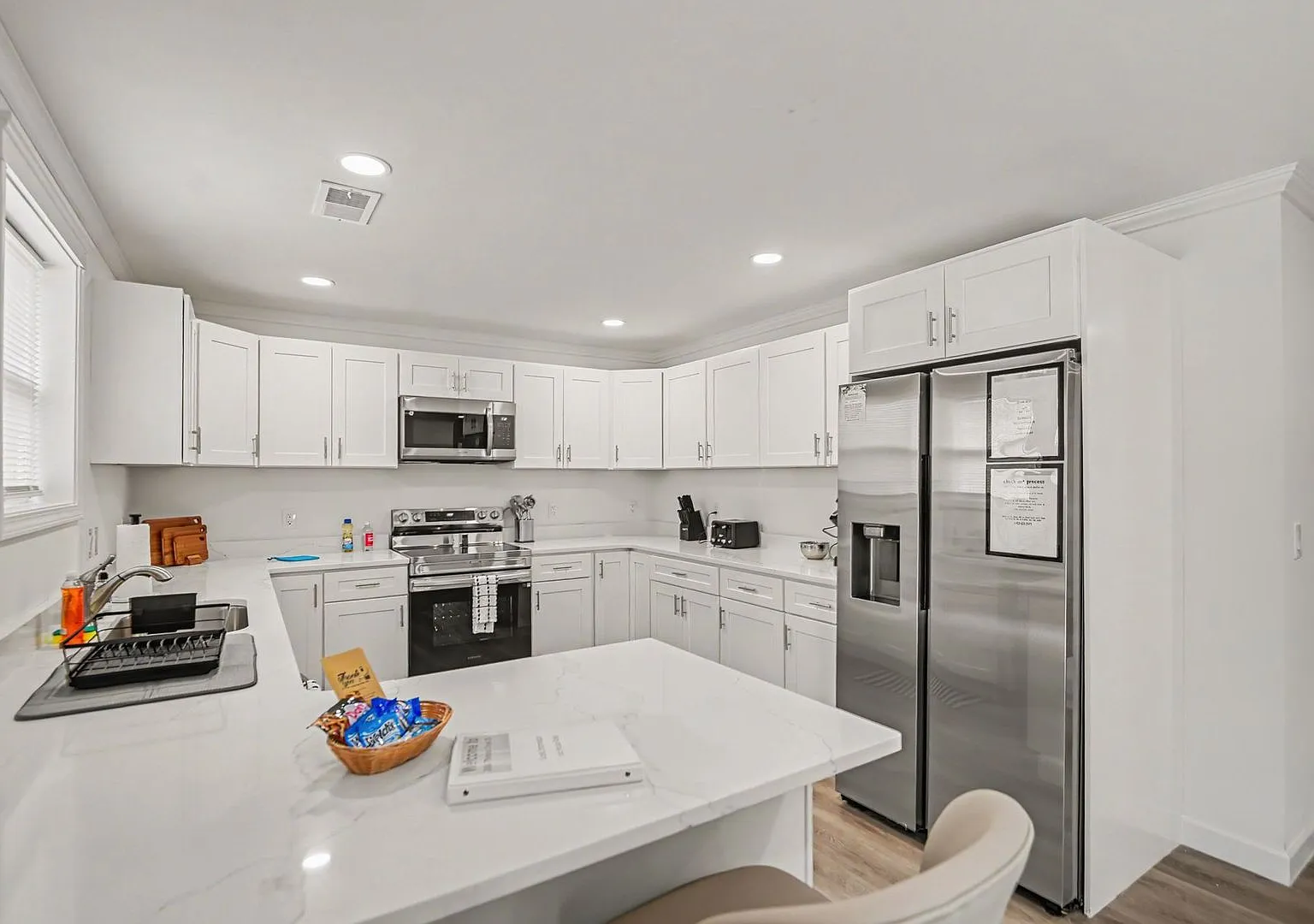 Relaxing 4BR Home in Peaceful Neighborhood — Photo 3