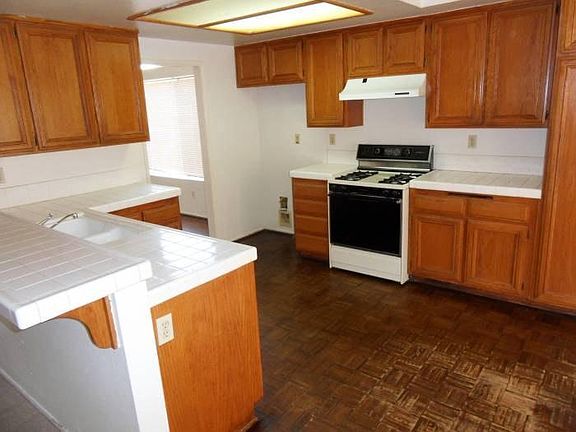 5th image of 796 Foxwood Dr
