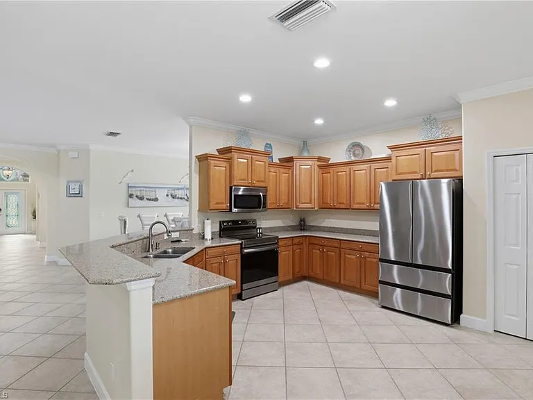 13818 Farnese Dr — Photo 7