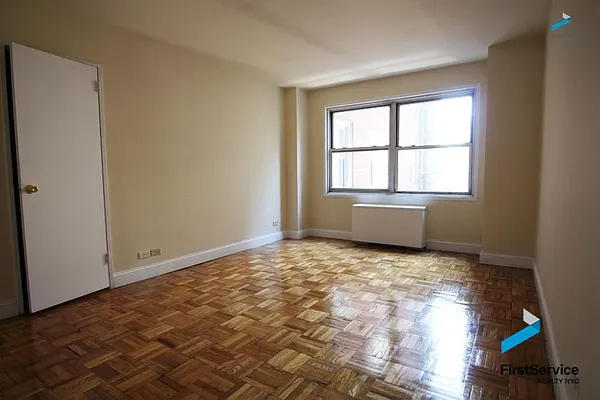 Rented by FirstService Realty (legacy) | media 28