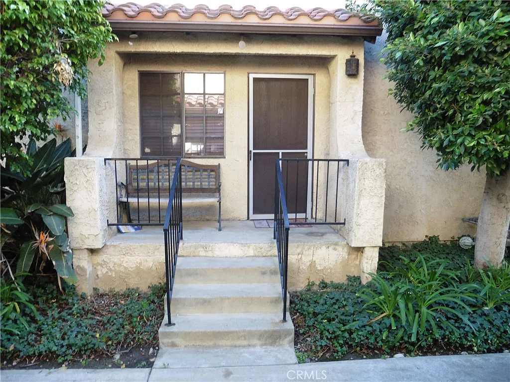 2 bed, 929 sqft, $2,700 — Photo 3