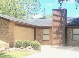 617 N Plantation Dr, Angleton, TX 77515