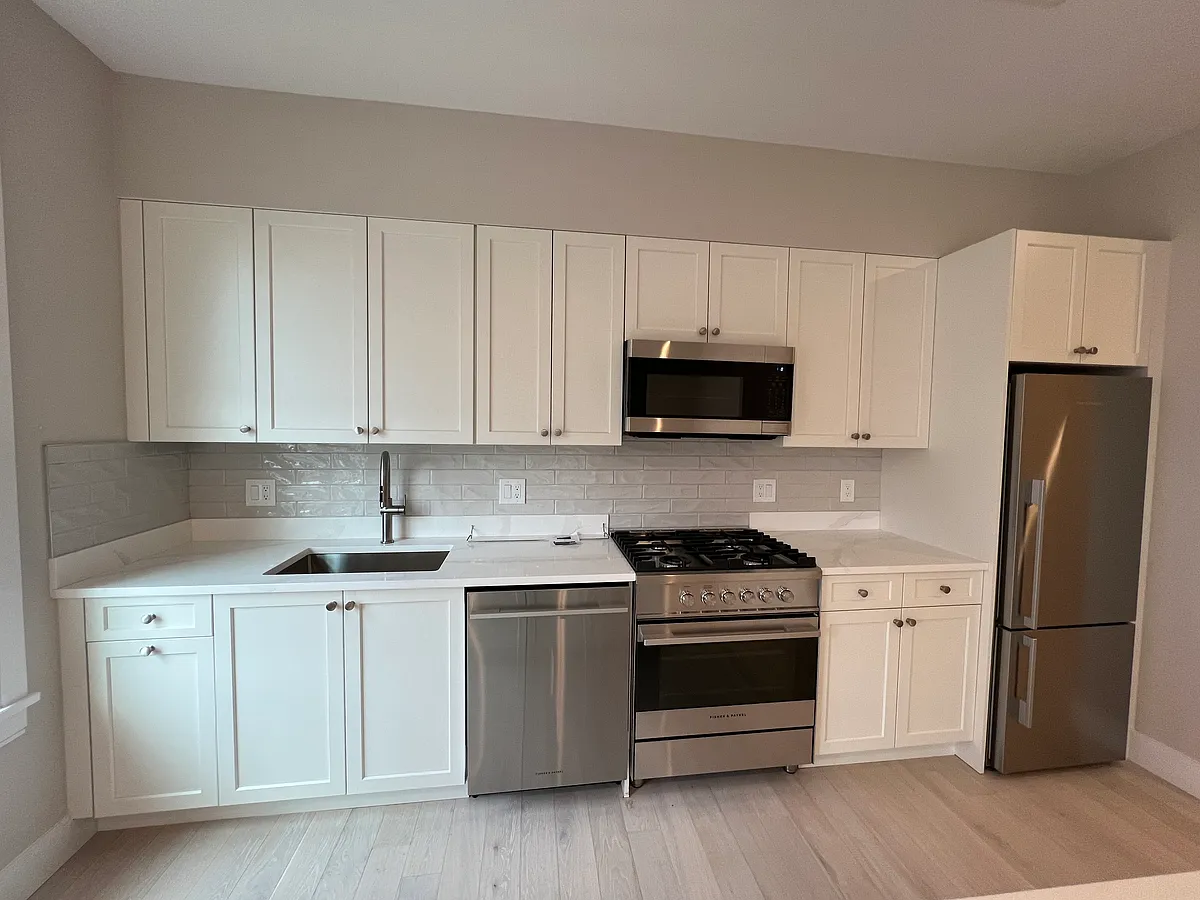 Building Photo - 195 Green St #303D