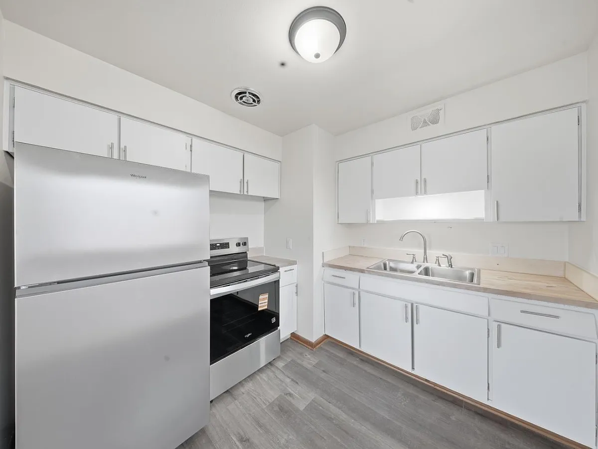 Unit Photo - 8641 W Lapham St #4