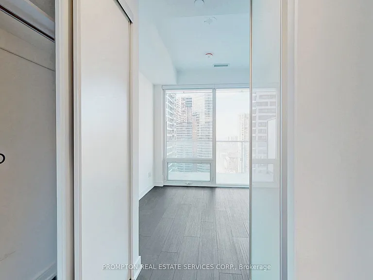 3 Gloucester St #1010 — Photo 14