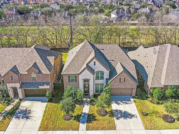 3rd image of 4207 Shays Manor Ln