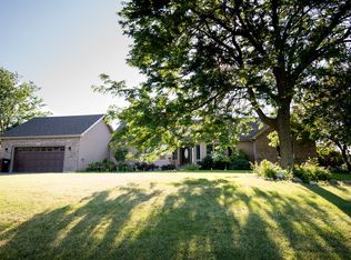 31061 Daniels Dr, Genoa, IL 60135