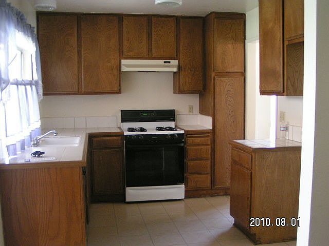 2nd image of 1728 Dundee Ave