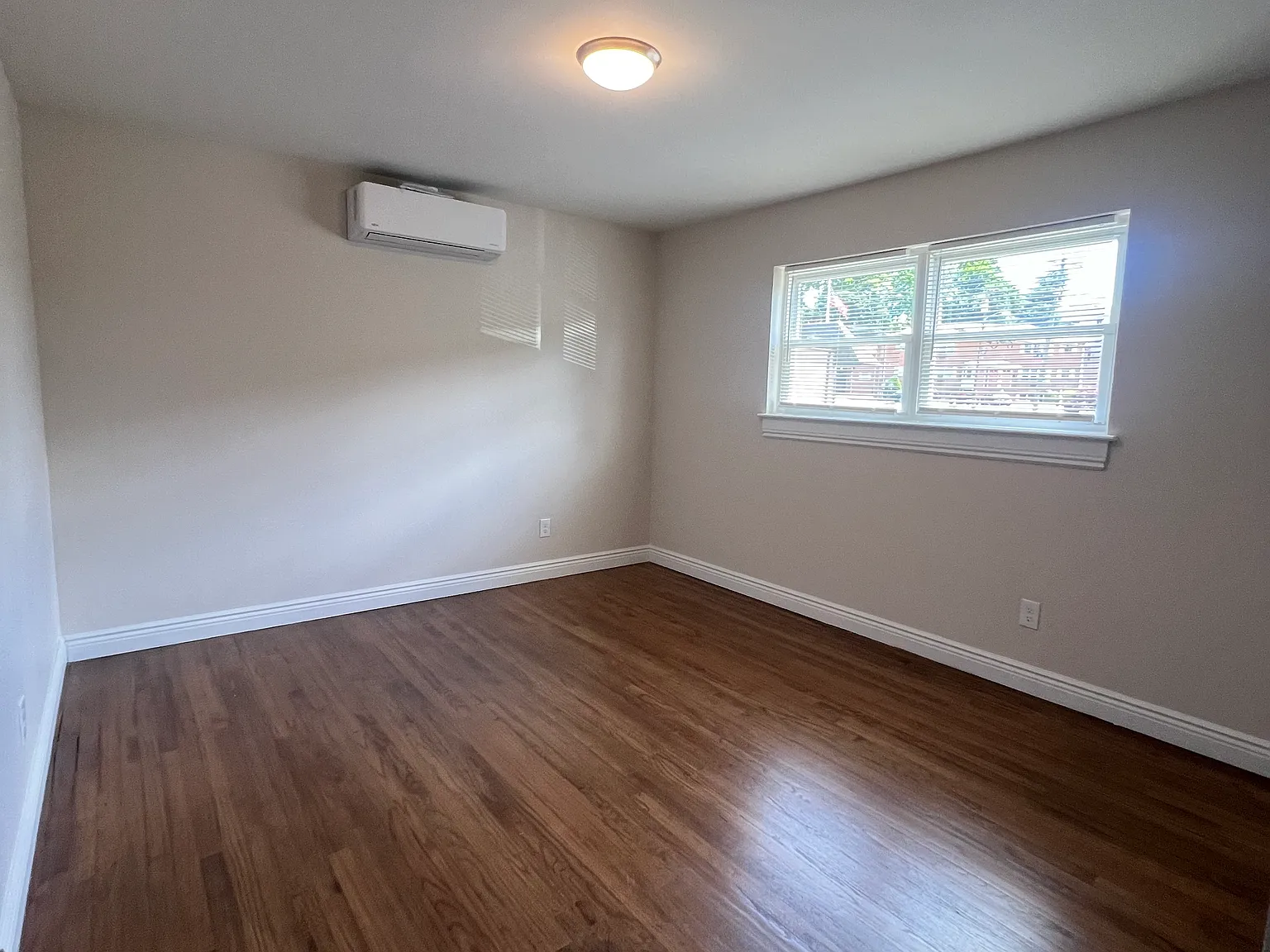 1 bed, 800 sqft, $1,995 — Photo 4