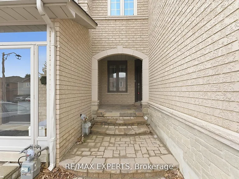 22 Wedgewood Pl — Photo 2