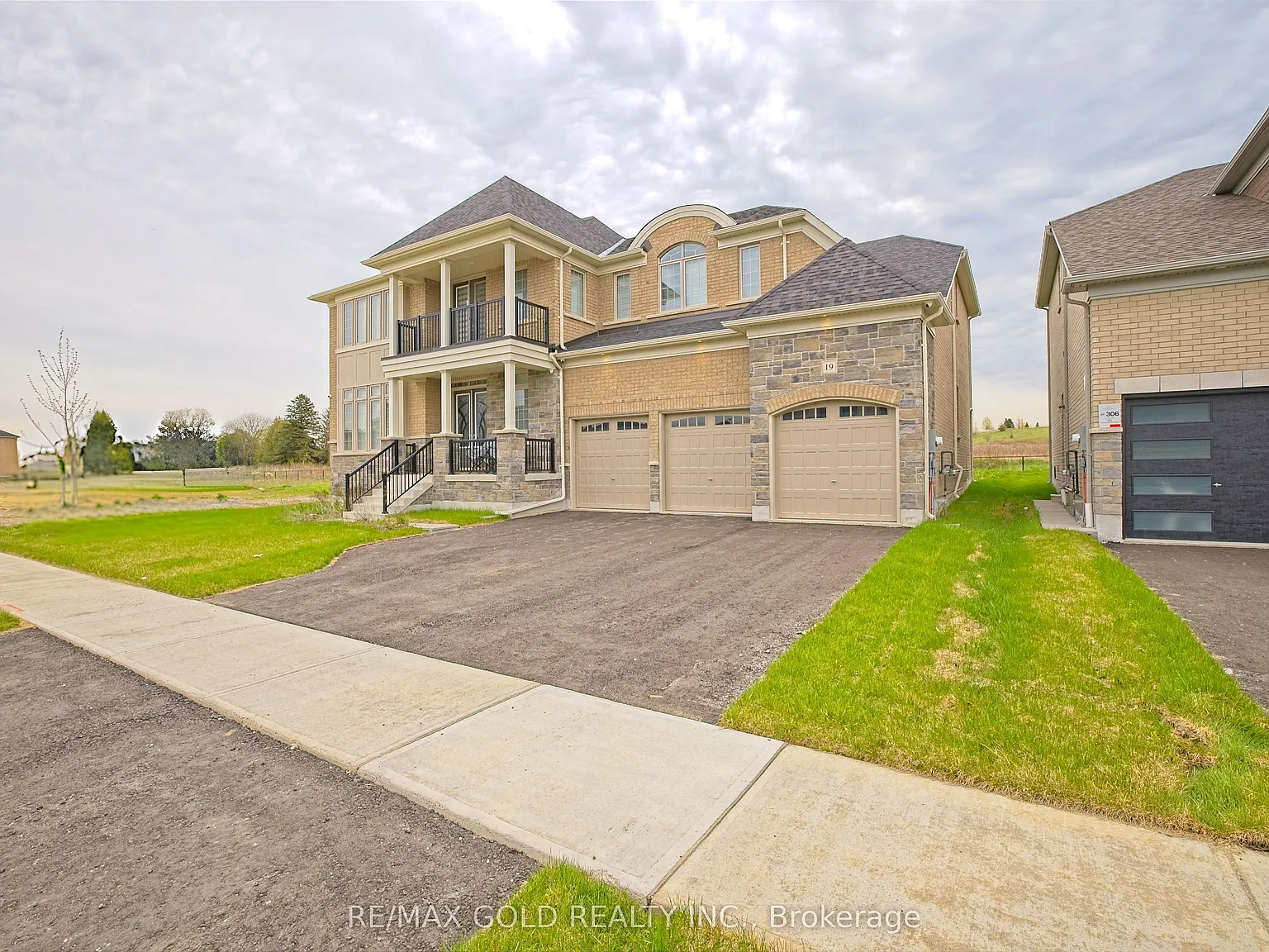 6 bed, $4,700 — Photo 3