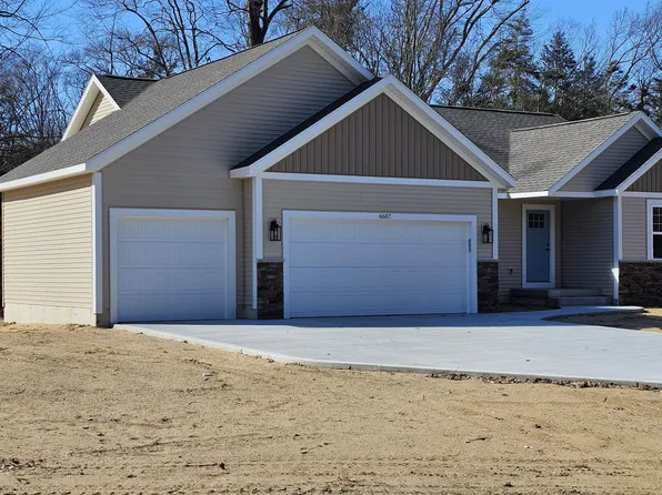6687 Shari Dr, Whitehall, MI 49461