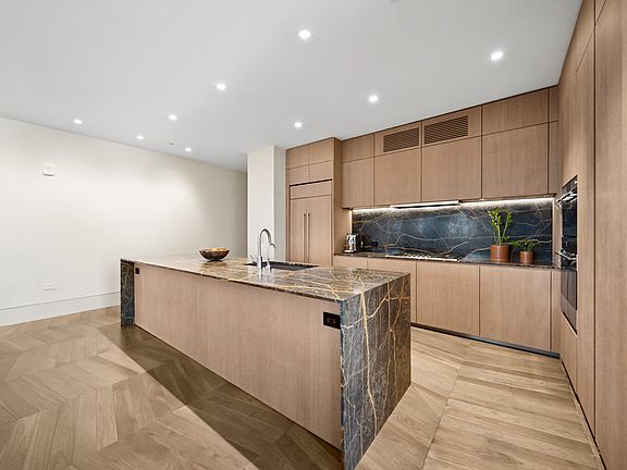 4th image of 49 Chambers St #12E
