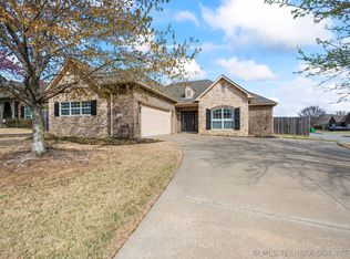 4621 E 143rd St S, Bixby, OK 74008