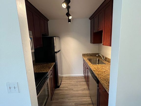 4th image of 2834 15th Ave W #301