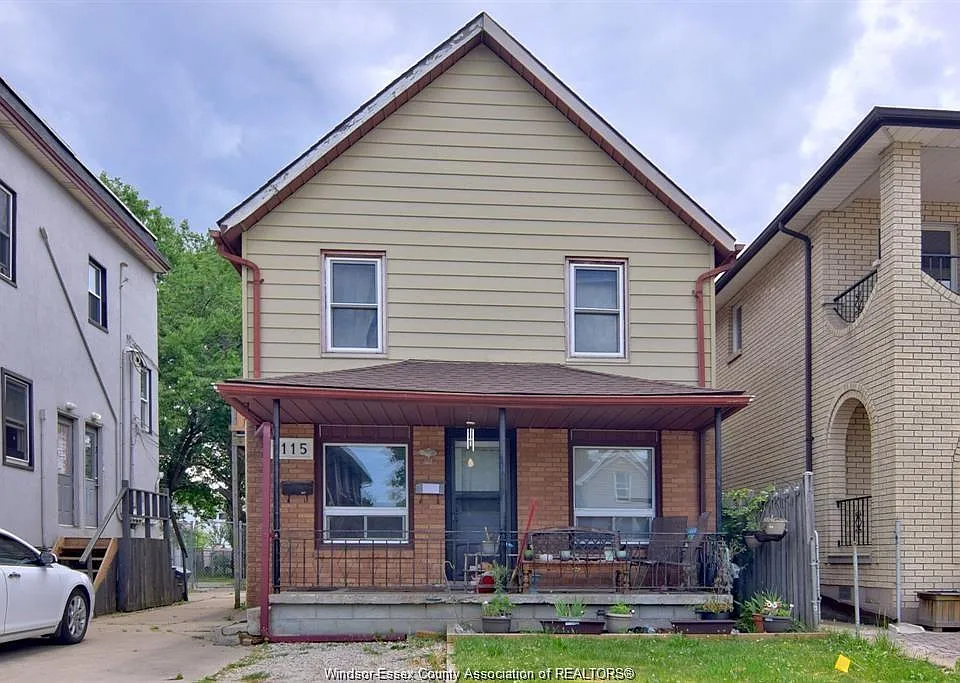 1115 Marion Ave
