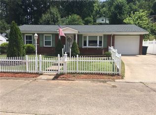 1984 Long Meadow Dr, Charleston, WV 25320