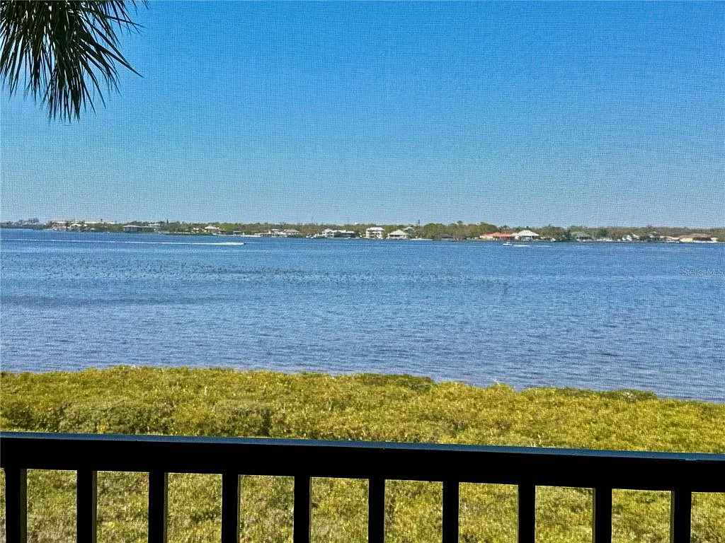 2 bed, 2.0 bath, 1121 sqft, $4,000 — Photo 1