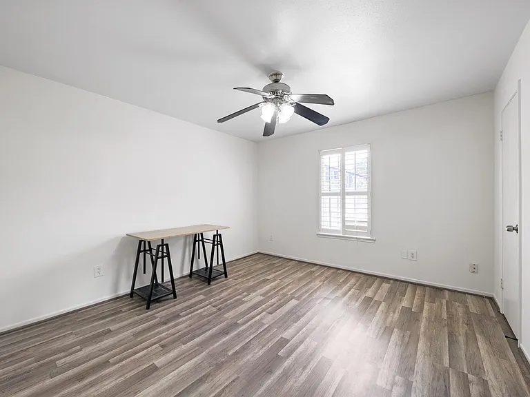 361 N Post Oak Ln #231 — Photo 16