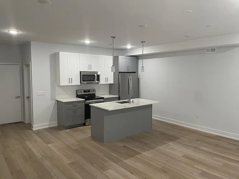 2156 N Darien St #1 — Photo 3