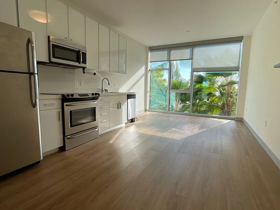610 Ala Moana Blvd #M213