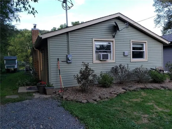131 Pullman Sta, Ellwood City, PA 16117