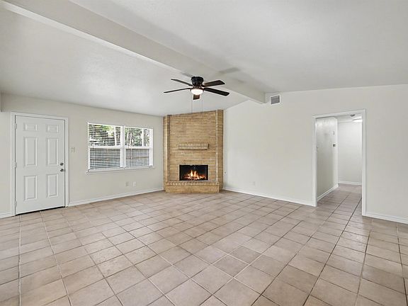 4th image of 1 Pineash Ct