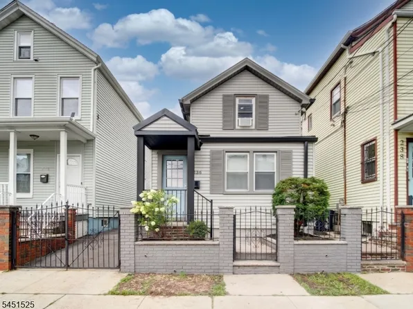 236 Franklin St, Elizabeth City, NJ 07206