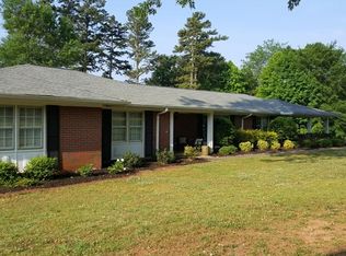 330 Grand Ave, Cornelia, GA 30531