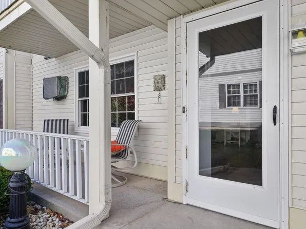 811 Rockingham COURT Unit D, West Bend, WI 53090