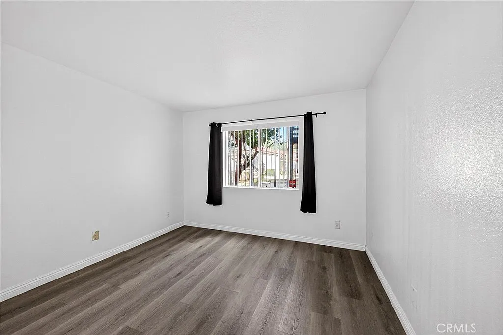 2 bed, 930 sqft, $2,600 — Photo 3