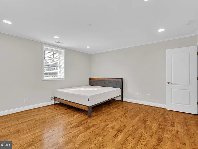 7205 Van Ness Ct — Photo 20