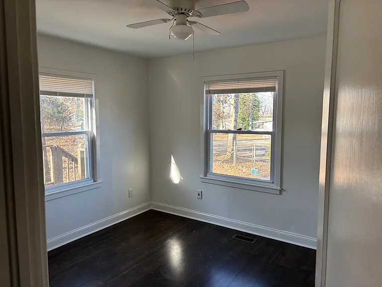 1127 Glenn Ave — Photo 14