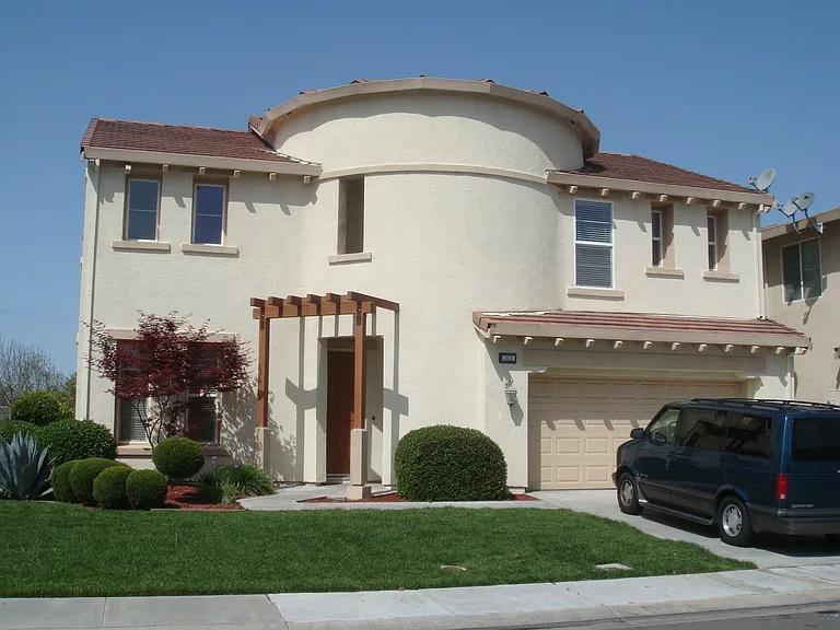 3121 Knightsbridge Dr — Photo 1