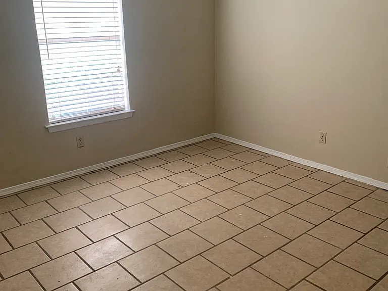 Shadow Wood Dr — Photo 5
