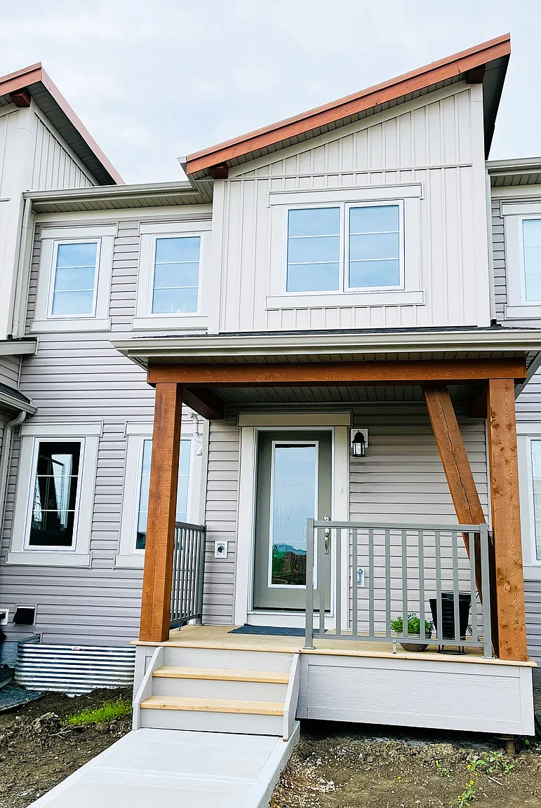 20425 15a Ave NW photo 1