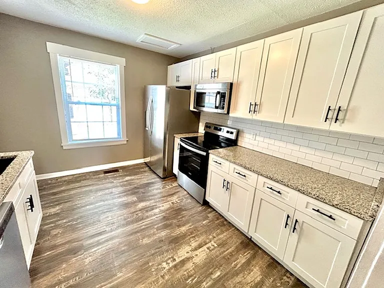 3514 Triana Blvd SW — Photo 2