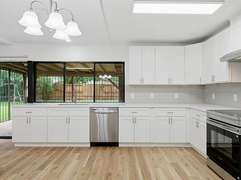 2126 Quail Valley East Dr — Photo 25